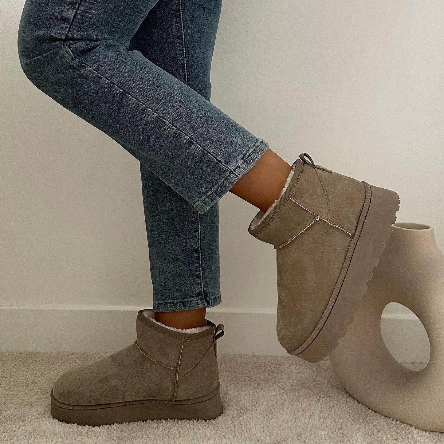 Mukavat ja tyylikkäät saappaat väsyttämättömään kävelyyn