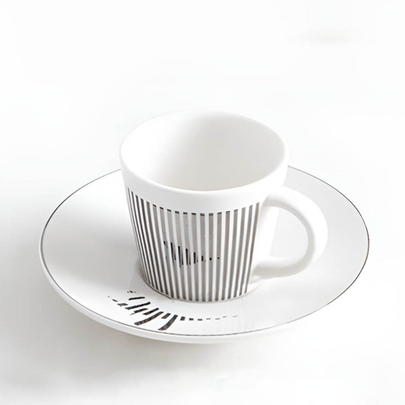 En stilren kaffe med en kopp som avslöjar en hemlighet