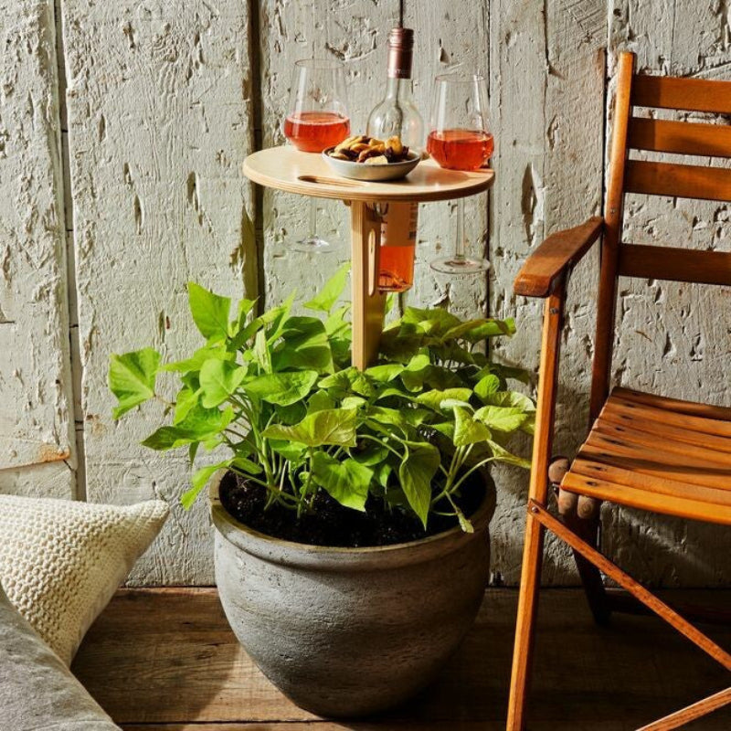 Portable table for perfect wine and aperitif 