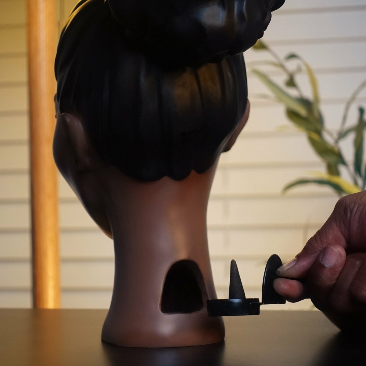 Un brûleur d’encens design qui transforme votre atmosphère