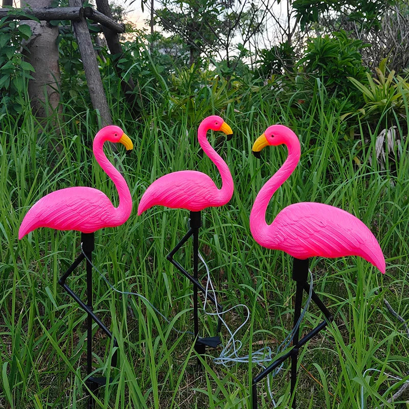Flamant rose lumineux solaire – Jardin magique la nuit