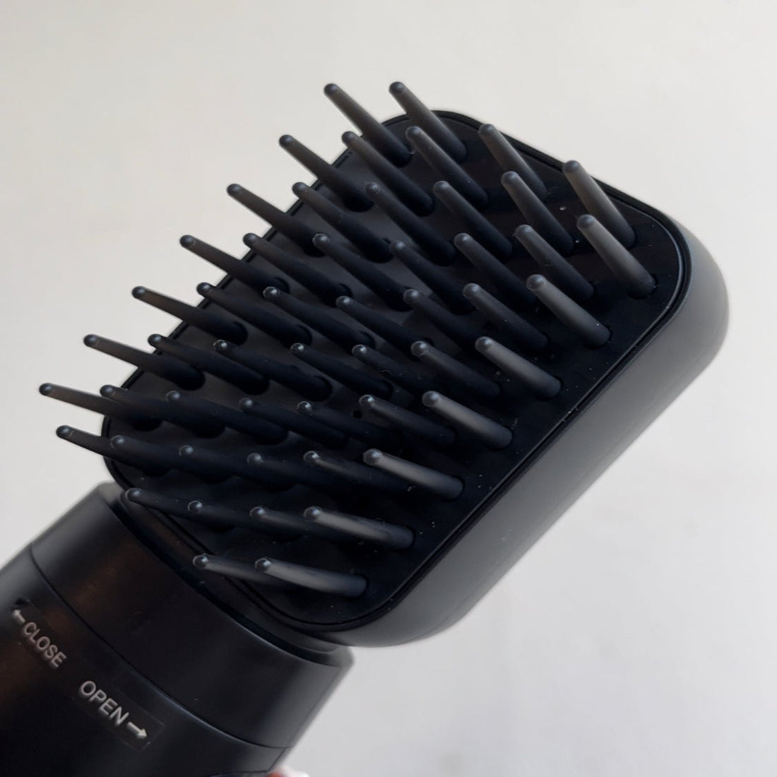 Dampfbürste für perfekte glatte Haare 